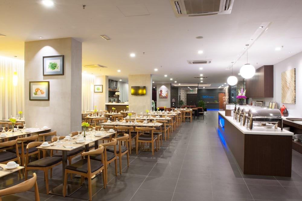Sky Hotel Kota Kinabalu Eksteriør billede